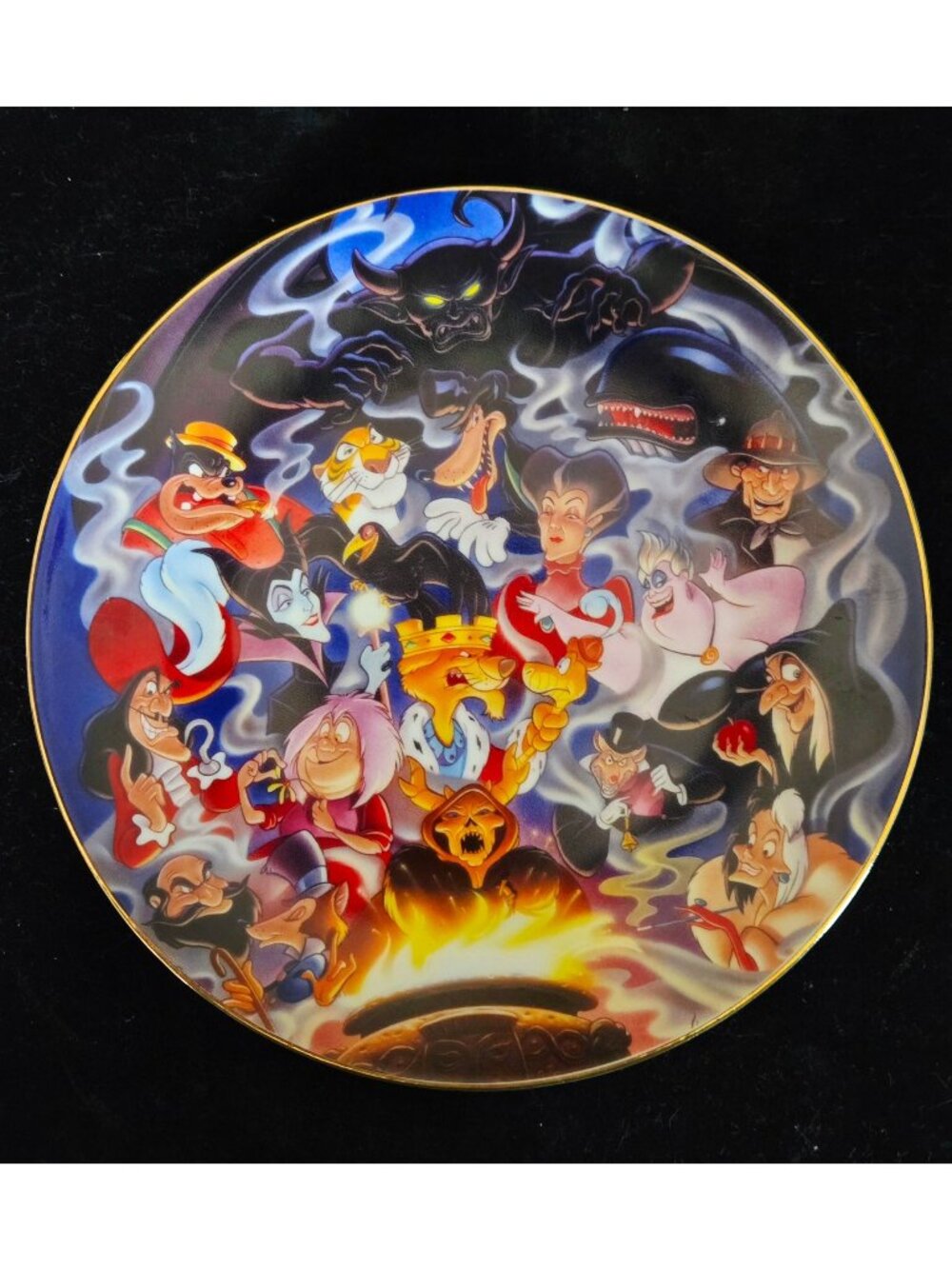 Disney Villains Limited Edition Decorative Plate 1997 Exclusive Theme Parks Coll